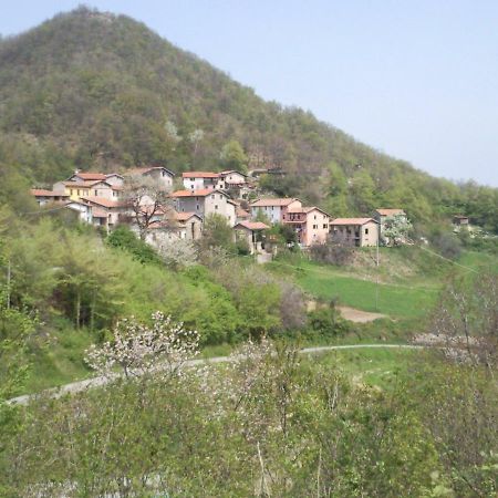 La Casa Dei Mimirs Bed & Breakfast Garbagna Exterior photo