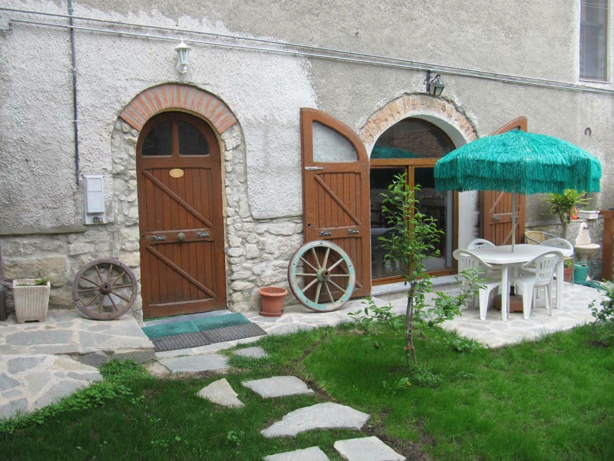 La Casa Dei Mimirs Bed & Breakfast Garbagna Exterior photo