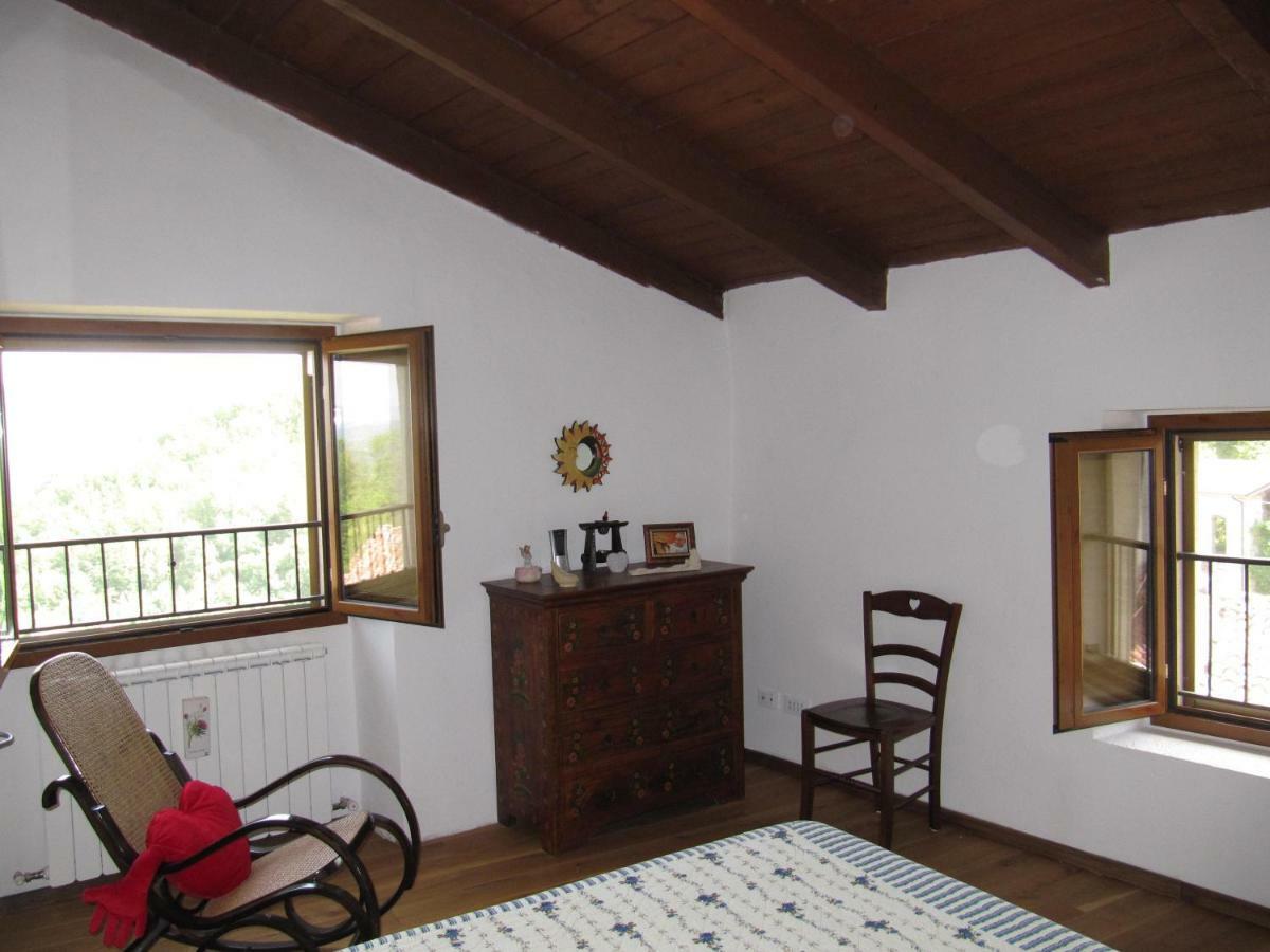 La Casa Dei Mimirs Bed & Breakfast Garbagna Exterior photo