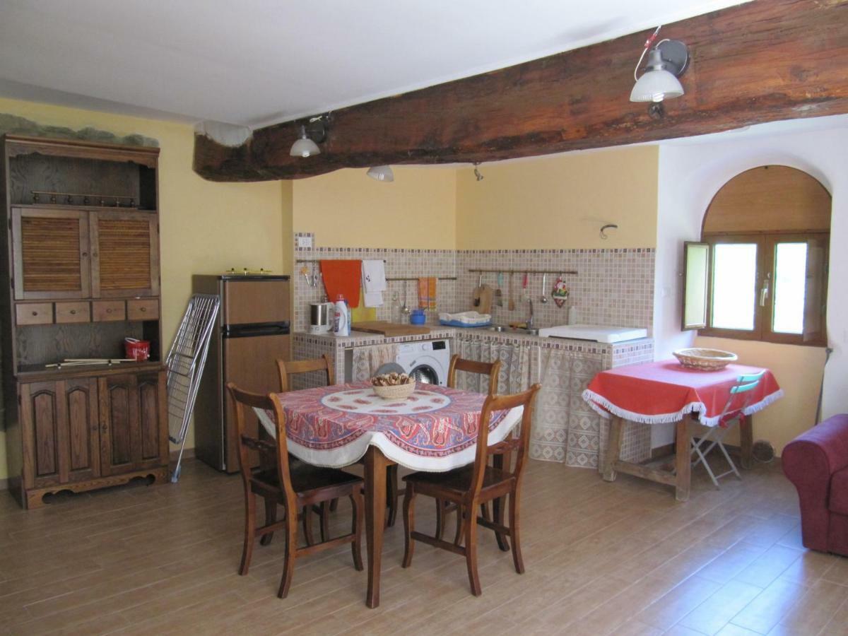 La Casa Dei Mimirs Bed & Breakfast Garbagna Exterior photo