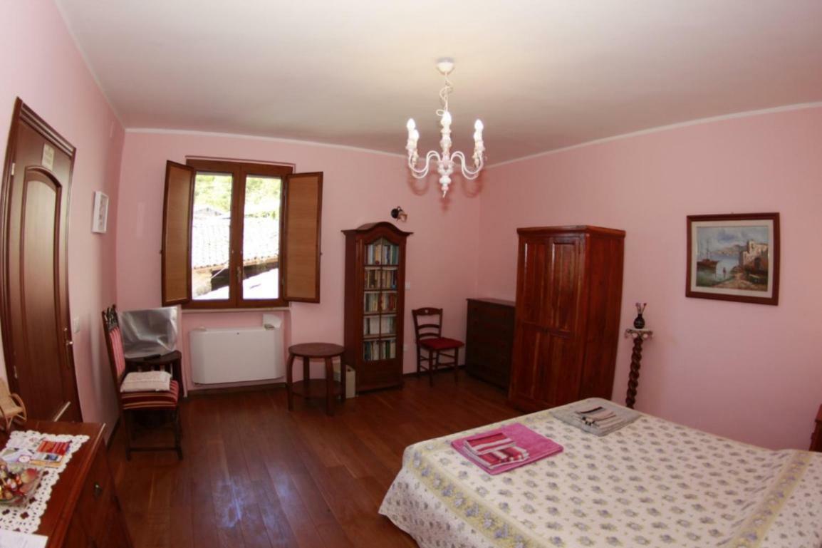 La Casa Dei Mimirs Bed & Breakfast Garbagna Exterior photo