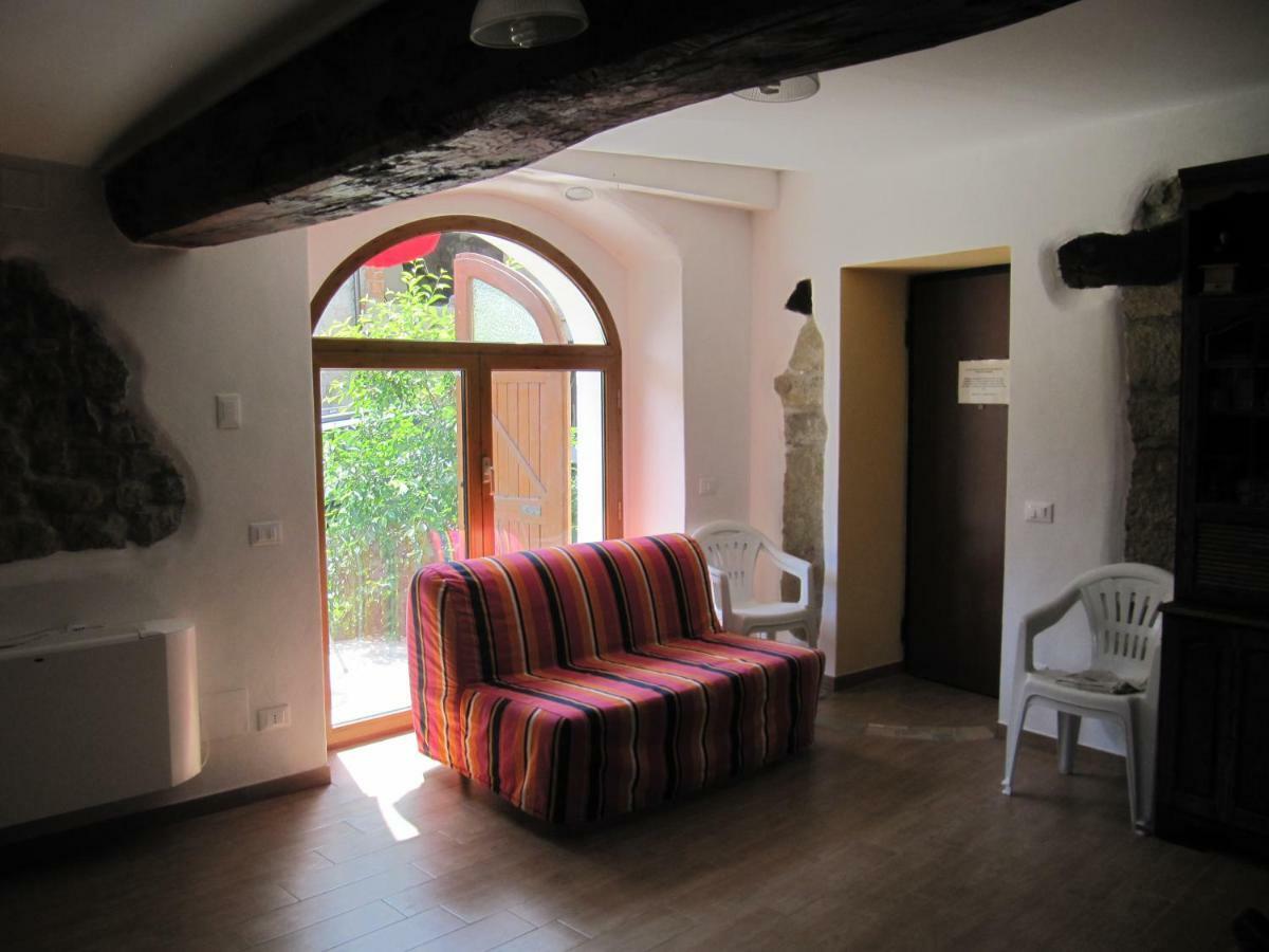 La Casa Dei Mimirs Bed & Breakfast Garbagna Exterior photo