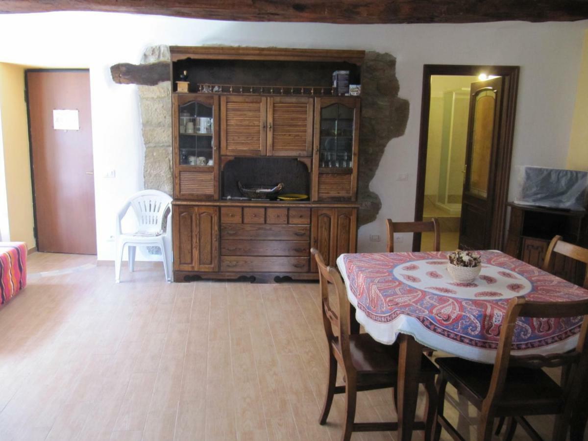 La Casa Dei Mimirs Bed & Breakfast Garbagna Exterior photo